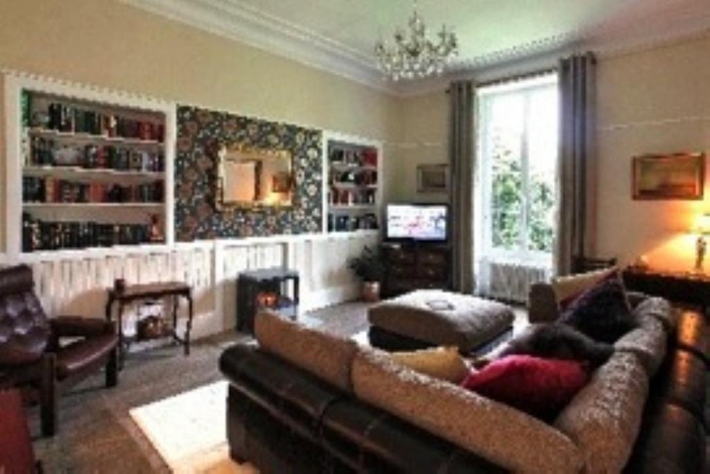 Le Presbytere Bed & Breakfast Saint-Bomer-les-Forges Bilik gambar