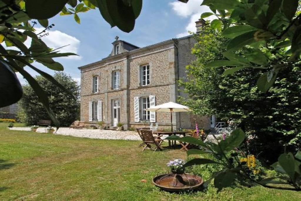 Le Presbytere Bed & Breakfast Saint-Bomer-les-Forges Luaran gambar